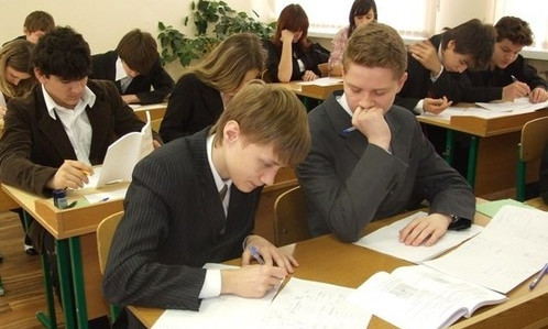 Учебники по истории Украины снова перепишут: теперь с Томосом