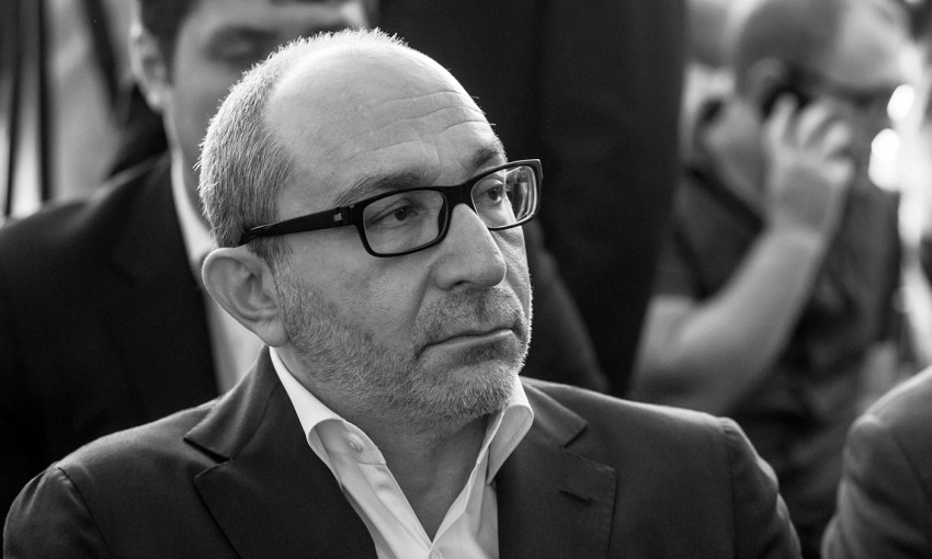 Украинец сделал себе татуировку на лбу, чтобы увековечить память Геннадия Кернеса (ФОТО)