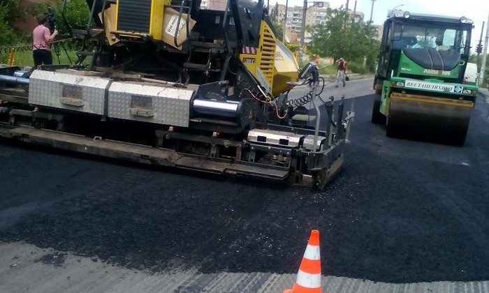 Заммэра по ЖКХ в Кривом Роге лично проинспектировал ремонт дорог