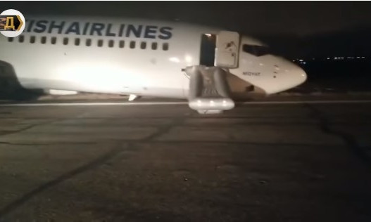 В Одессе самолет Turkish Airlines "потерял" шасси при посадке и аварийно приземлился (ФОТО, ВИДЕО)