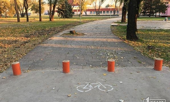 Велодорожка в парке Б. Хмельницкого опасна для жителей Кривого Рога