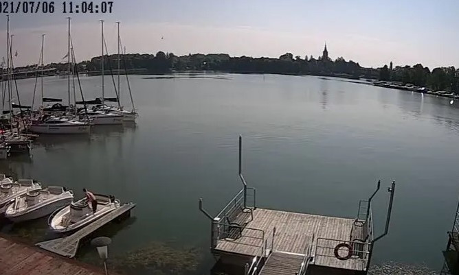 В Польше в озеро упал вертолет с украинцами на борту: видео крушения