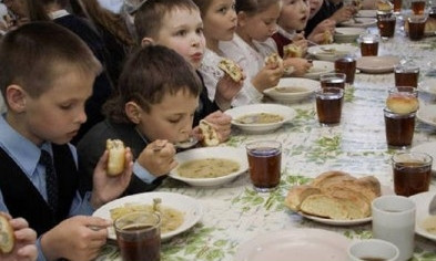 Родители школьников Кривого Рога не доверяют качеству мясных продуктов в школах