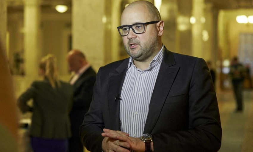 Разумков либо лукавит, либо работает на Сороса, - нардеп 
