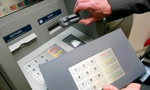 Украинские мошенники научились обманывать банкоматы