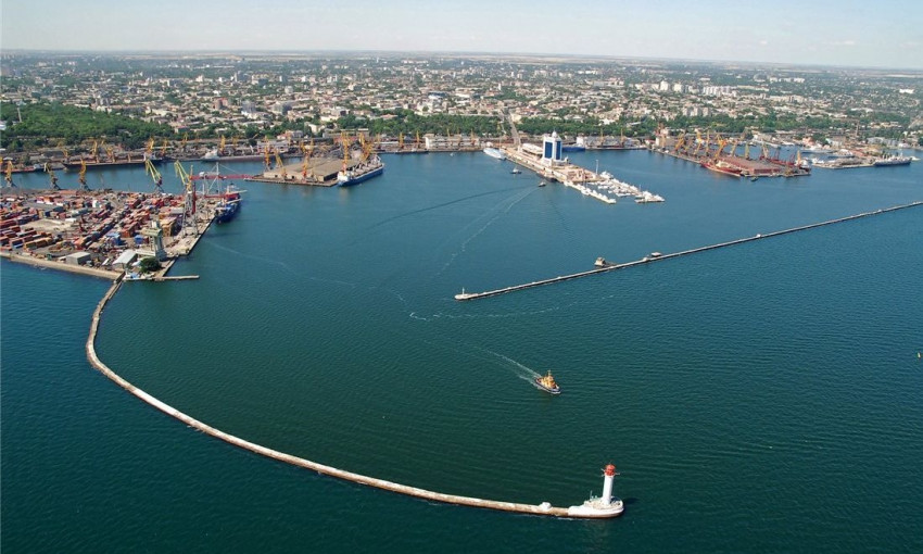 В Одесі у зв'язку з введенням військового стану посилена охорона морського порту