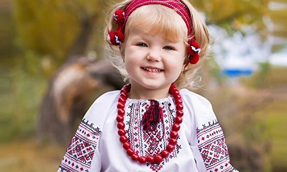 Українці відзначають День вишиванки: історія і традиції свята