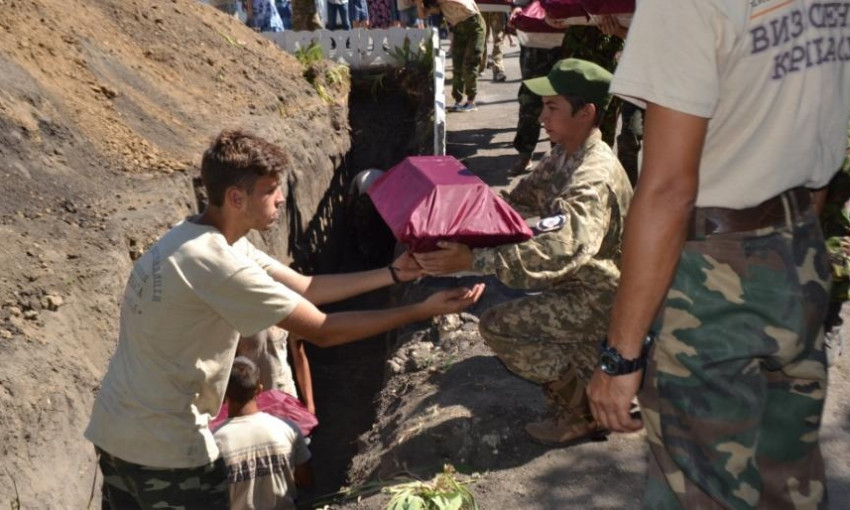 На Криворожье похоронили останки бойцов, погибших во Второй мировой войне
