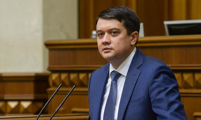 "Эпоху бедности" не победим: Разумков призвал готовиться к сложному 2021 году
