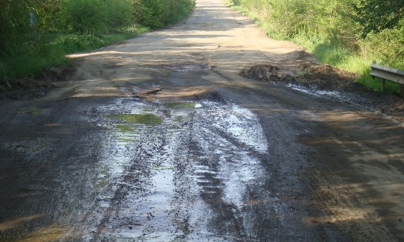 Безнадега: дорога из Кривого Рога в Николаев так и останется дырявой