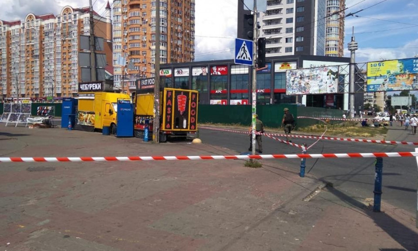 Мэр Киева сообщил, что на Минском рынке в Киеве обнаружены две бомбы (ФОТО)