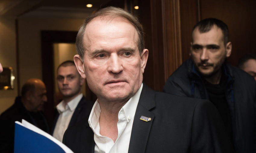 "Это преступление против украинского народа": Медведчук резко отреагировал на повышение зарплат чиновникам (ВИДЕО)
