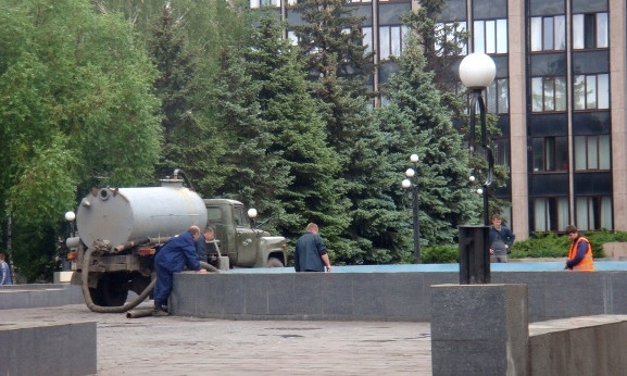 Главный фонтан Кривого Рога все же почистили