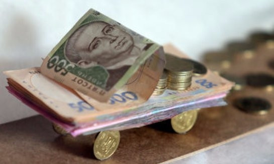 Криворожские чиновники присвоили себе 50 млн. гривен, выделенных на ремонт дорог