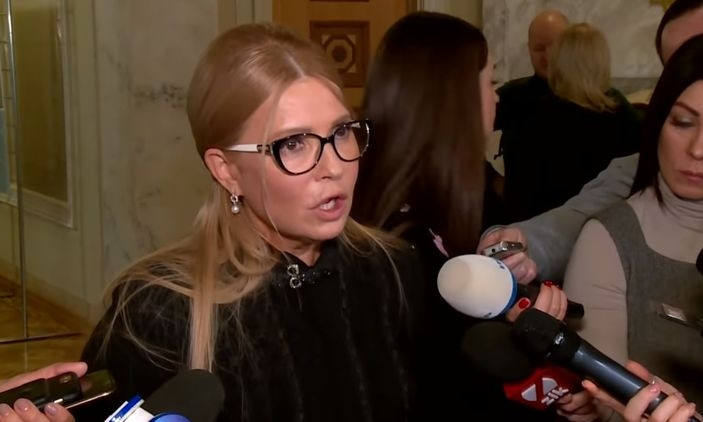 "Президент хочет забирать наших ребят на войну с 18 лет. Это что, мир и покой?",- Юлия Тимошенко требует от Зеленского отменить указ