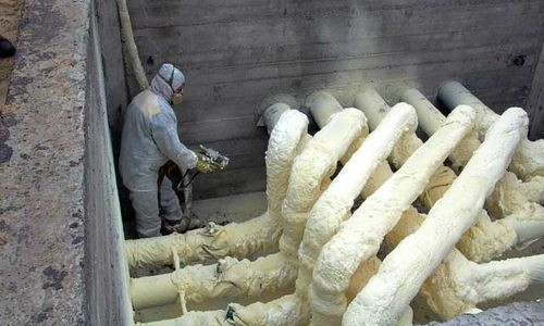 В Кривом Роге продолжают утеплять трубы отопления