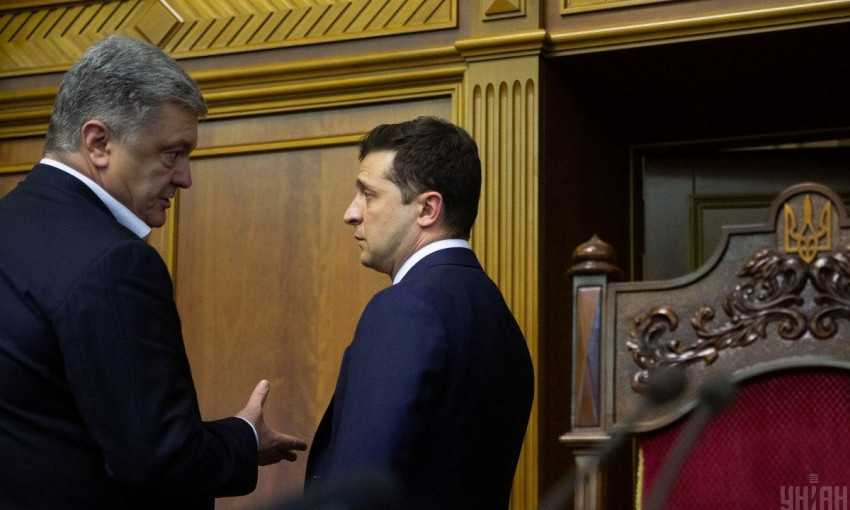 Владимир Зеленский «наехал» на Петра Порошенко за нарушение карантина выходного дня