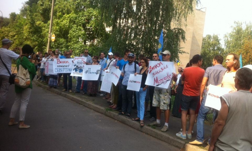 На судебное заседание по делу Морозова собрались митингующие