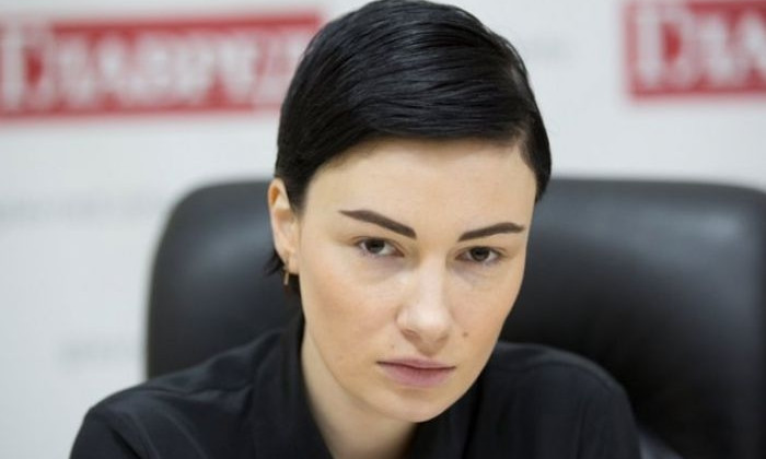 Пользователи сети высмеивают заявление Анастасии Приходько о желании стать прокурором
