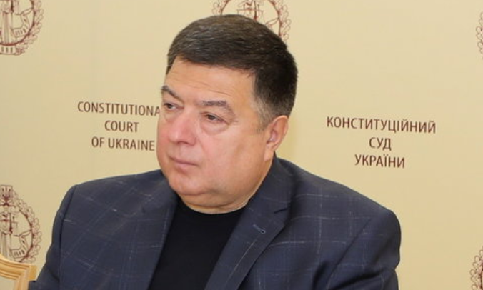 Председатель КСУ подал в суд на Владимира Зеленского