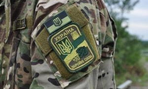 Военные подстрелили людей в киевском кафе