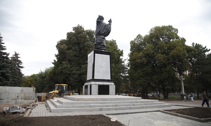 Криворожане совсем скоро смогут прогуляться по Свято-Николаевскому скверу