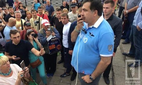 На встрече с жителями Кривого Рога Михаила Саакашвили пытались облить зелёнкой