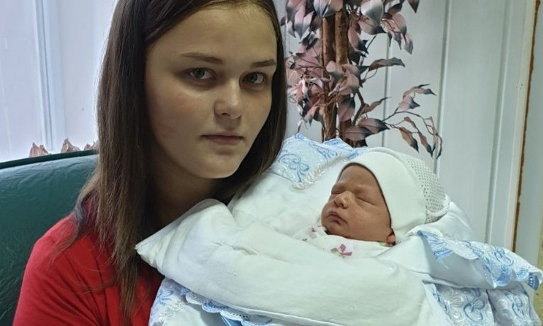 Под Киевом пропала 16-летняя девушка с младенцем на руках