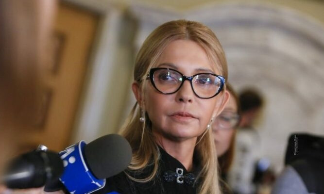 "Фактически за эти деньги нам предлагают сдать пол страны", - Тимошенко о кабальных условиях нового кредита для Украины
