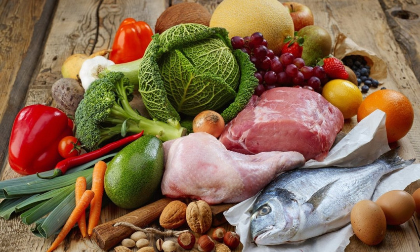 Названы самые опасные летние продукты