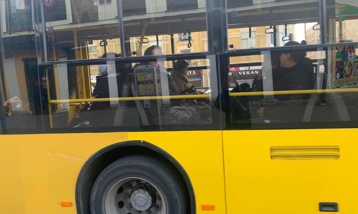 В сети спекулируют специальными билетами на городской транспорт на время ограничительных мер