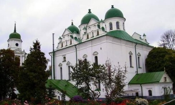 В киевском монастыре вспышка вируса: 26 заболевших, 8 монахинь госпитализированы