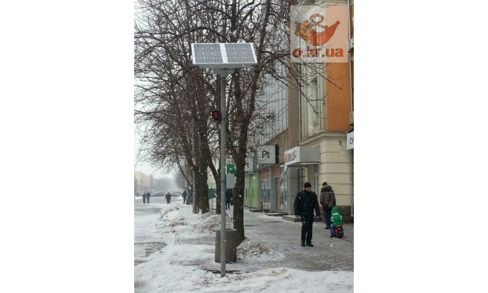 В Кривом Роге установили светофоры на солнечных батареях