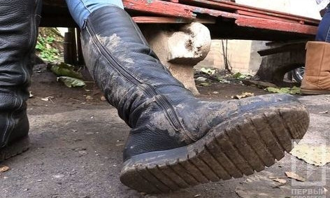 В Кривом Роге водитель-хам наехал на девушку и полугодовалого ребенка