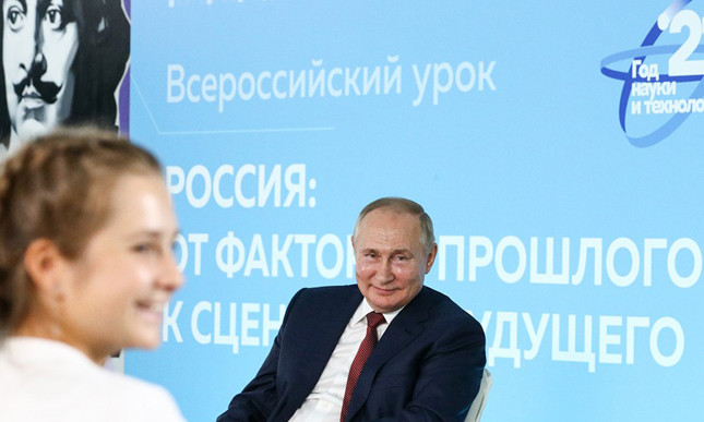 Смелый школьник поправил Владимира Путина, когда тот рассказывал об истории и допустил фактическую ошибку (ВИДЕО)