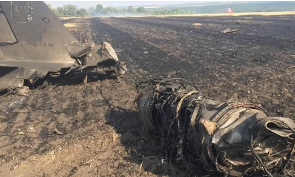 В Харьковском университете Воздушных сил рассказали, что год назад здесь во время тренировок уже упал самолет, которым управлял курсант
