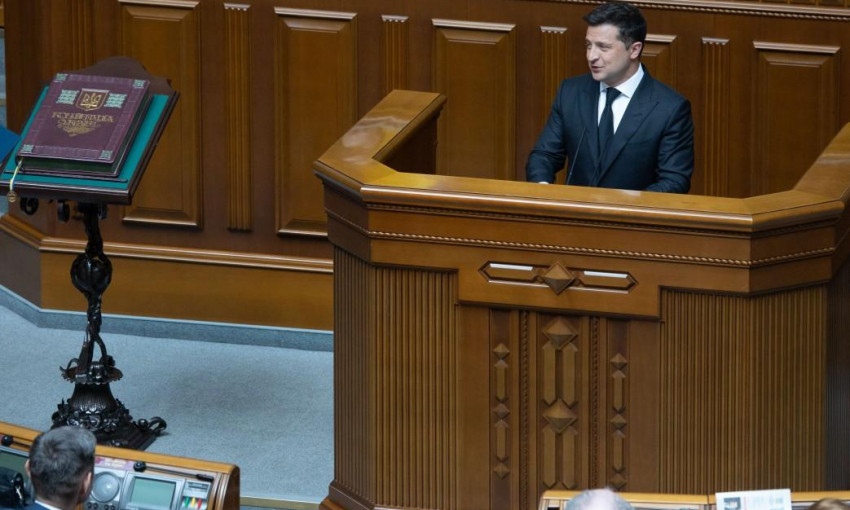"Где только не занимались!": языковед рассказал, как Владимир Зеленский учил украинский язык