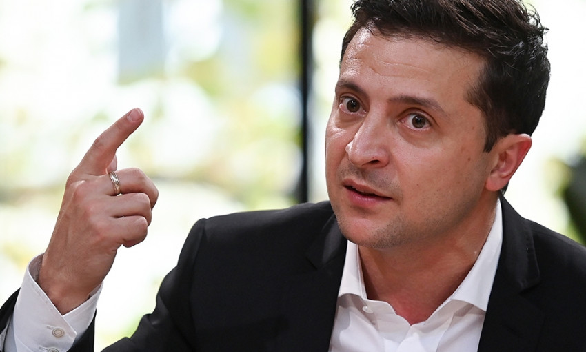 "Давайте найдем тех людей, чьи имена не вызывают противоречий": Владимир Зеленский отреагировал на конфликт с названием улиц 