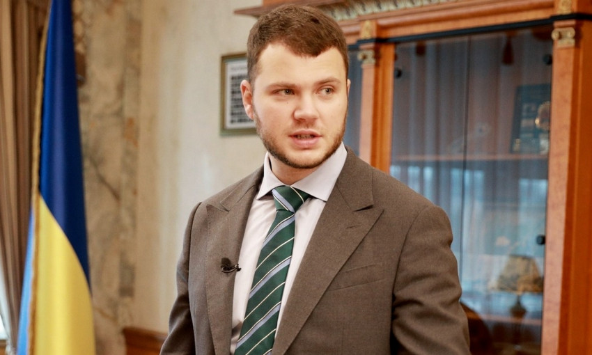 24-летняя выпускница НАУ назначена на должность в "Укрзализныце", она будет получать 160 гривен в месяц (ФОТО)