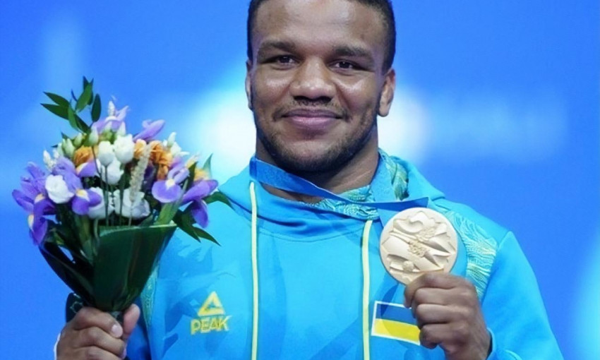 Украинский депутат-борец победил немца на чемпионате и выиграл бронзу (ФОТО)