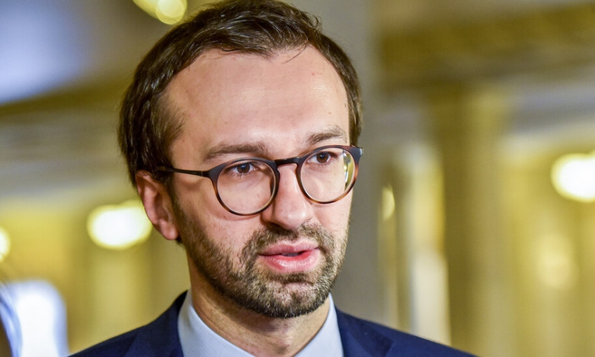 Стало известно, сколько Сергей Лещенко заработал в Укрзализныце