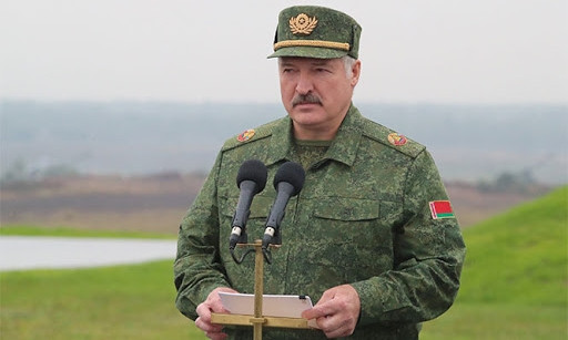 Лукашенко привел все войска страны в полную боеготовность
