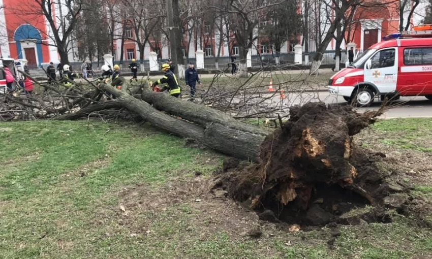 Непогода в Украине унесла уже несколько жизней (ФОТО)