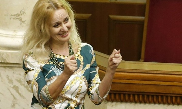 "Бесподобная" Ирина Фарион назвала Зеленского "дегенератом"