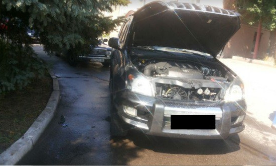 В Покровском районе Кривого Рога злоумышленник пытался поджечь дорогую иномарку