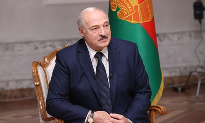 "Власть не для того дается, чтобы ее отдать", - Лукашенко заявляет, что никому не уступит