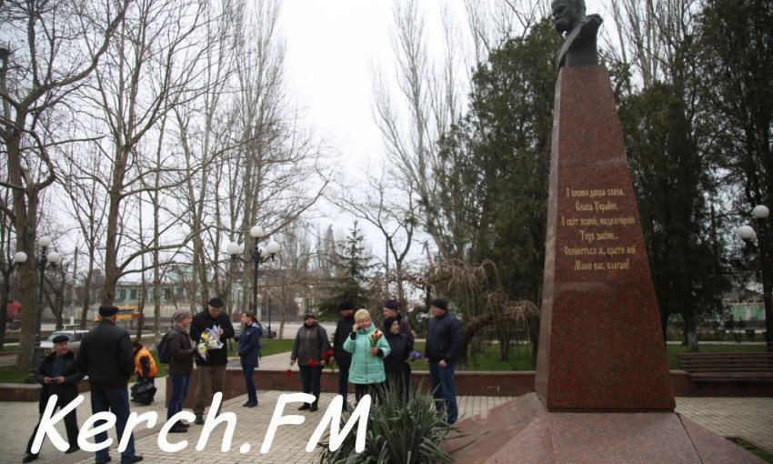В окупованій Керчі згадали українського поета Тараса Шевченка (фото, відео)