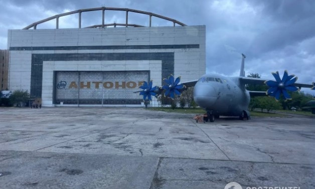 Президент собрал журналистов на заводе "Антонов": трансляция конференции (ВИДЕО)