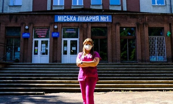 В Черновцах доктор заразилась COVID-19 повторно (ФОТО)