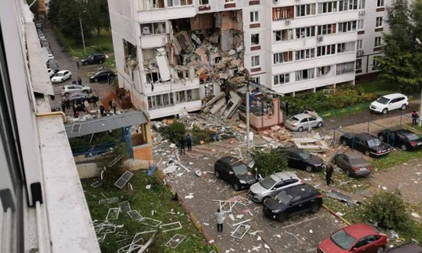 Мощный взрыв прогремел в многоэтажке в России: разнесло несколько этажей (ВИДЕО)